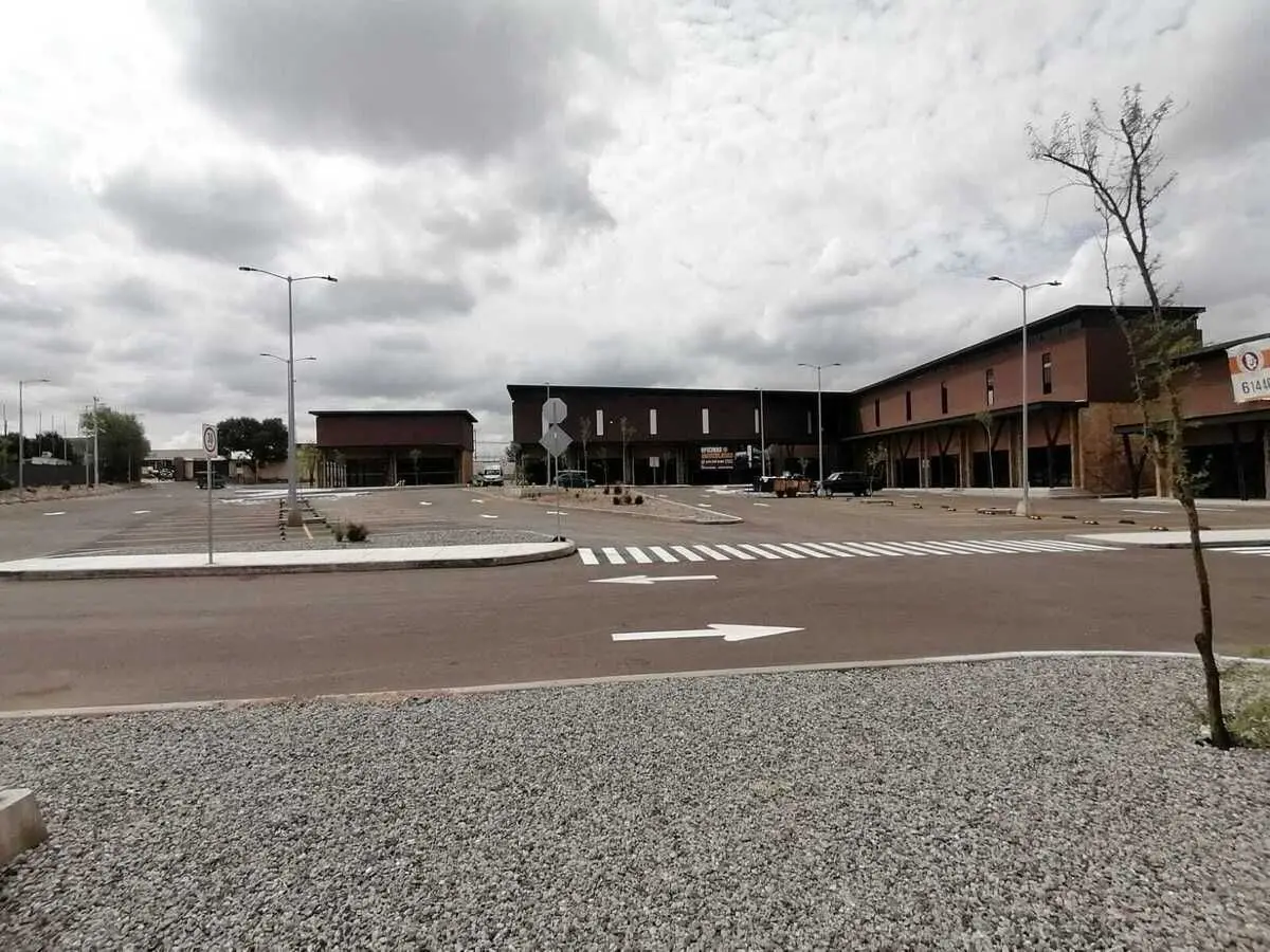 Union ganadera Locales comerciales y Coworking en renta en Plaza El Pastisal — foto 2