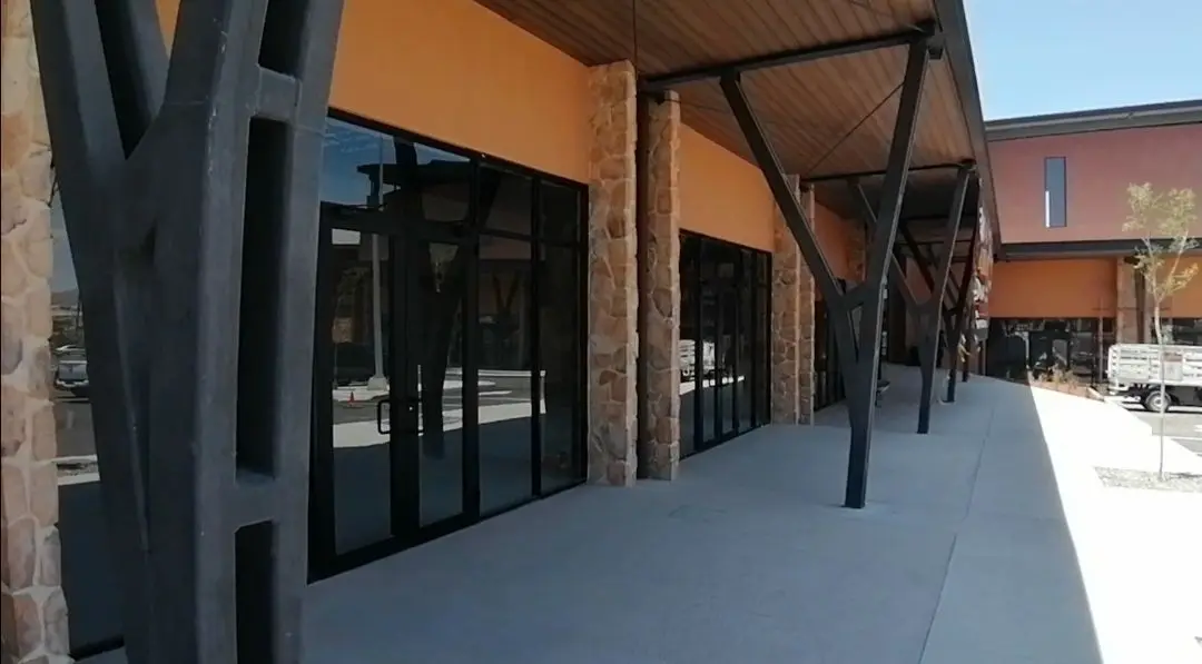 Union ganadera Locales comerciales y Coworking en renta en Plaza El Pastisal — foto 3