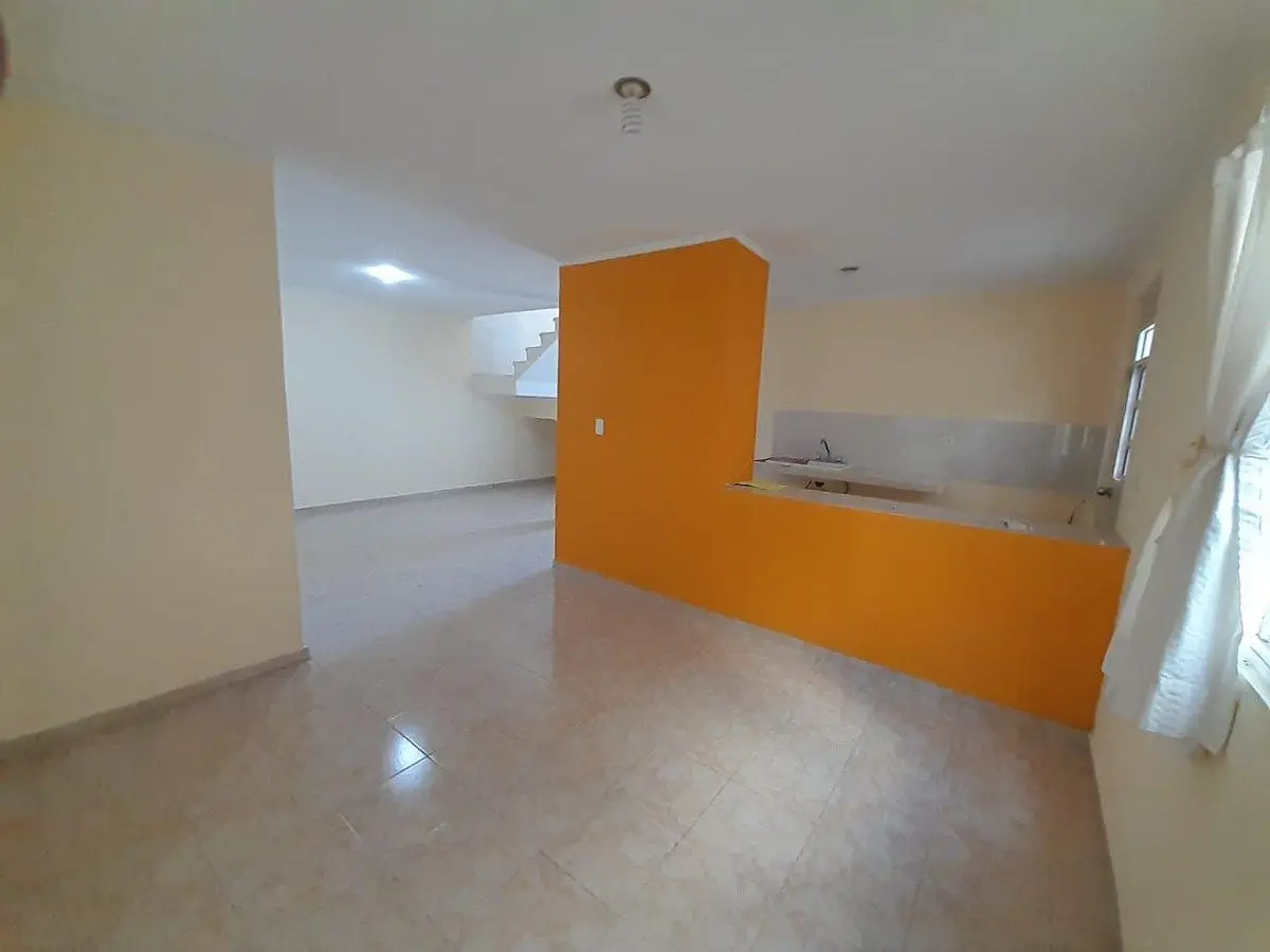 Casa en Renta en las Americas sobre Avenida principal — foto 2