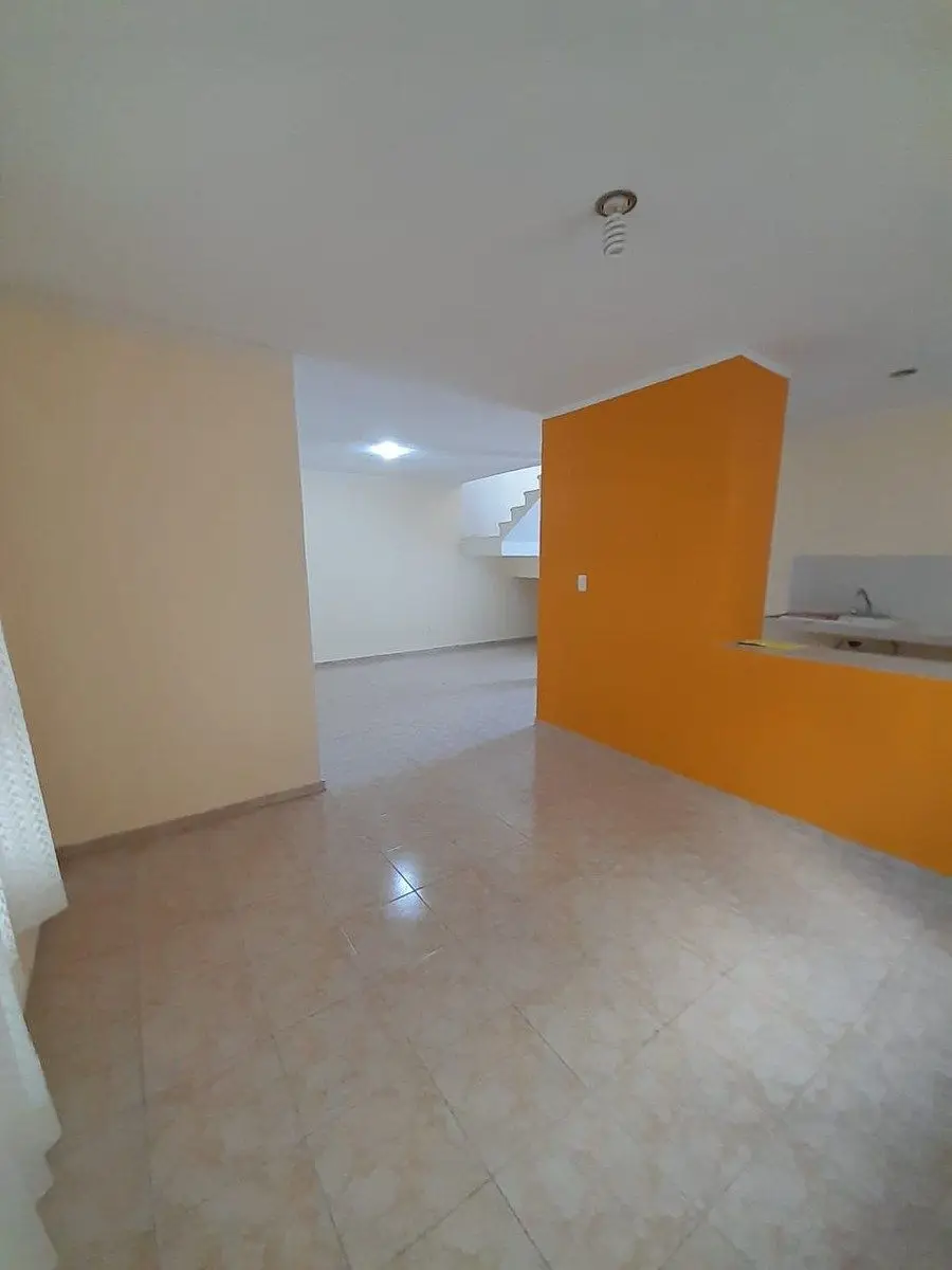 Casa en Renta en las Americas sobre Avenida principal — foto 3