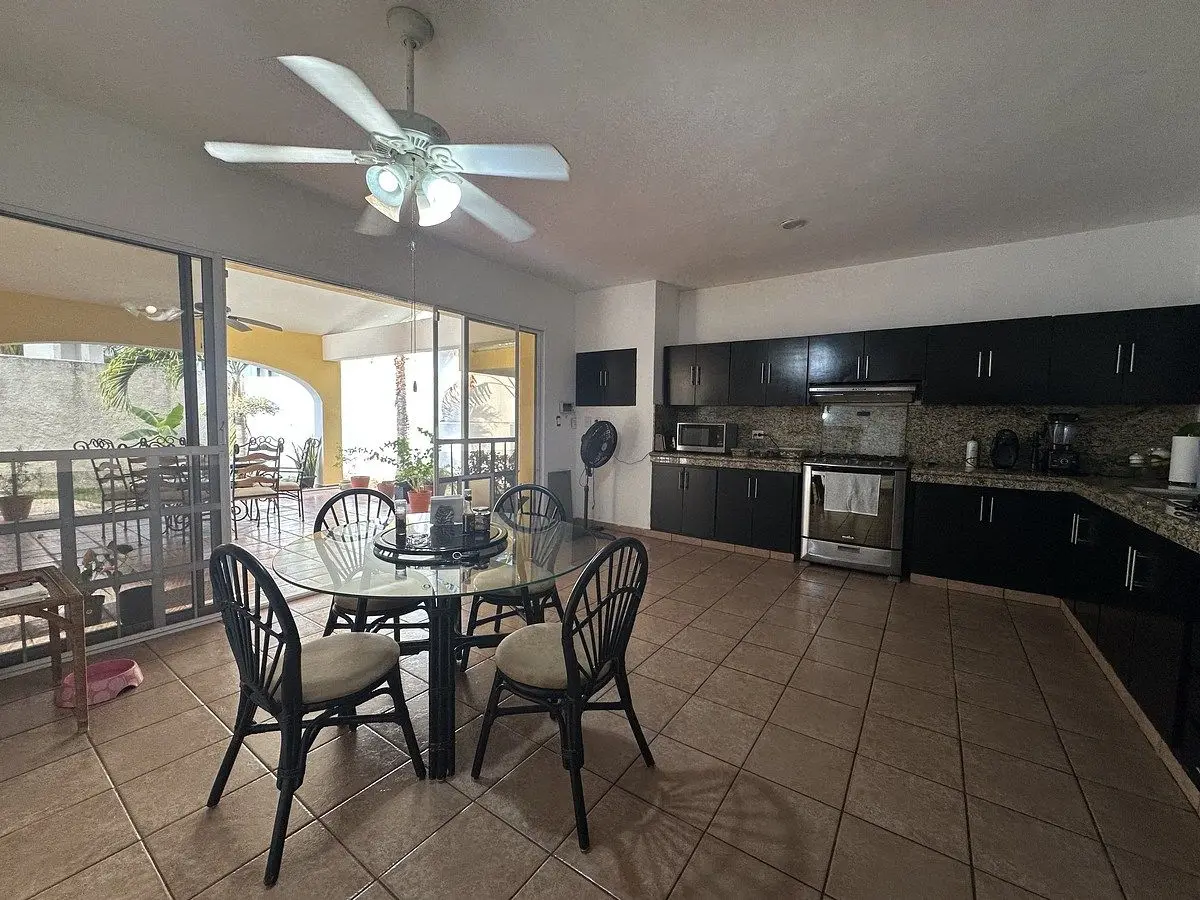 Casa en Venta en Esquina, 1,170 M2 en Benito Juárez Nte — foto 3