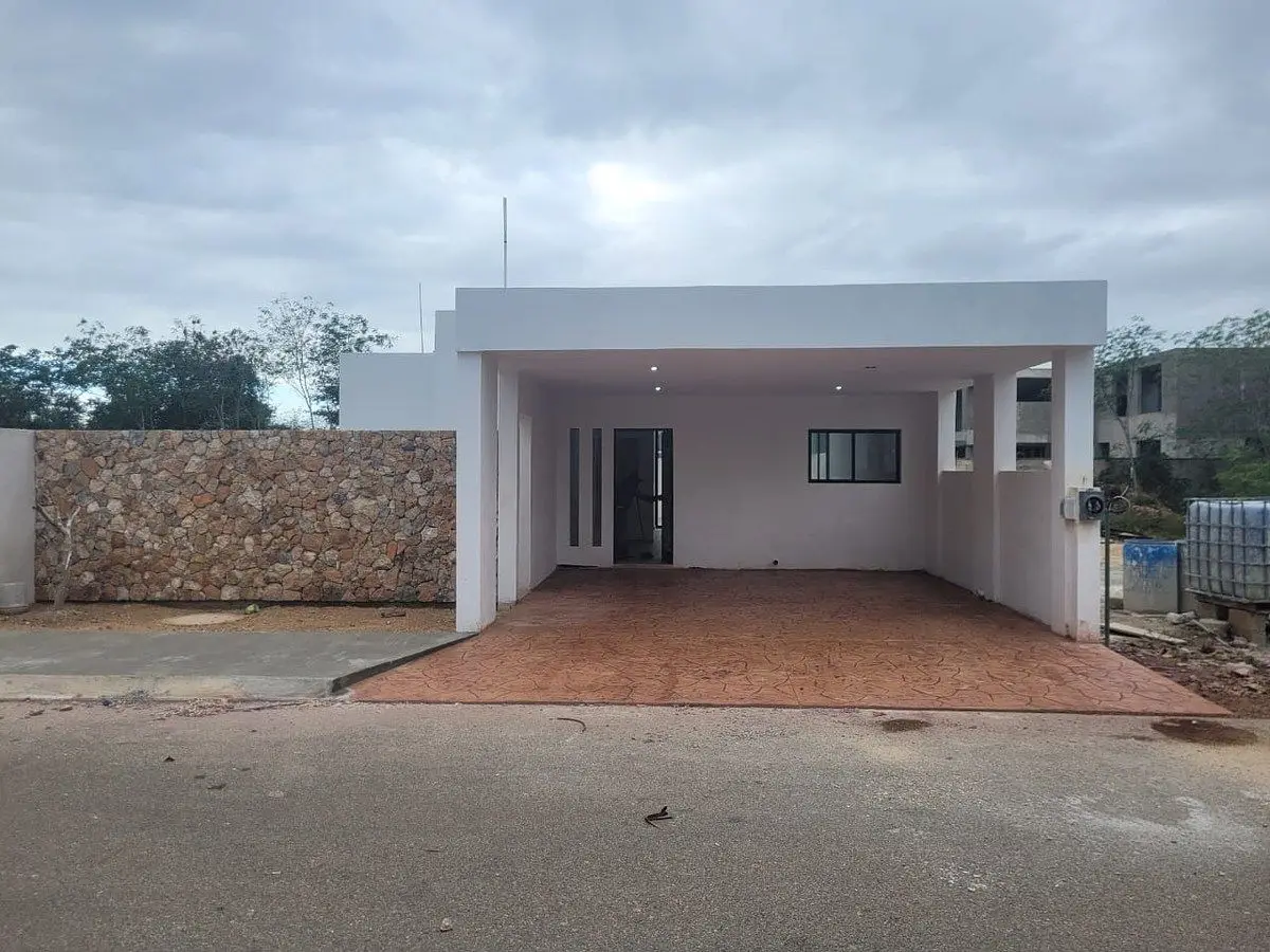 Casa en Venta de 3 Recámaras en Privada Kanán