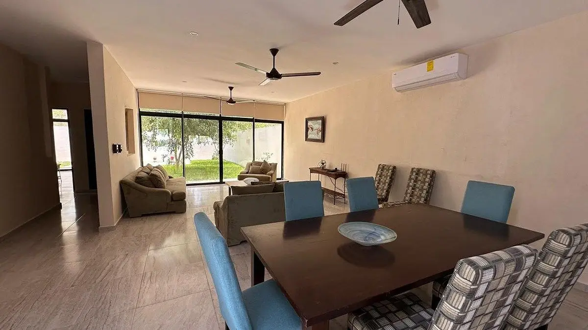 Casa en Venta de 3 Recámaras en Privada Kanán