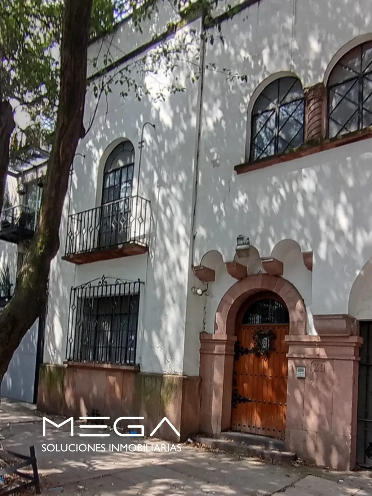 Casa con Uso de Suelo en Venta Como Terreno