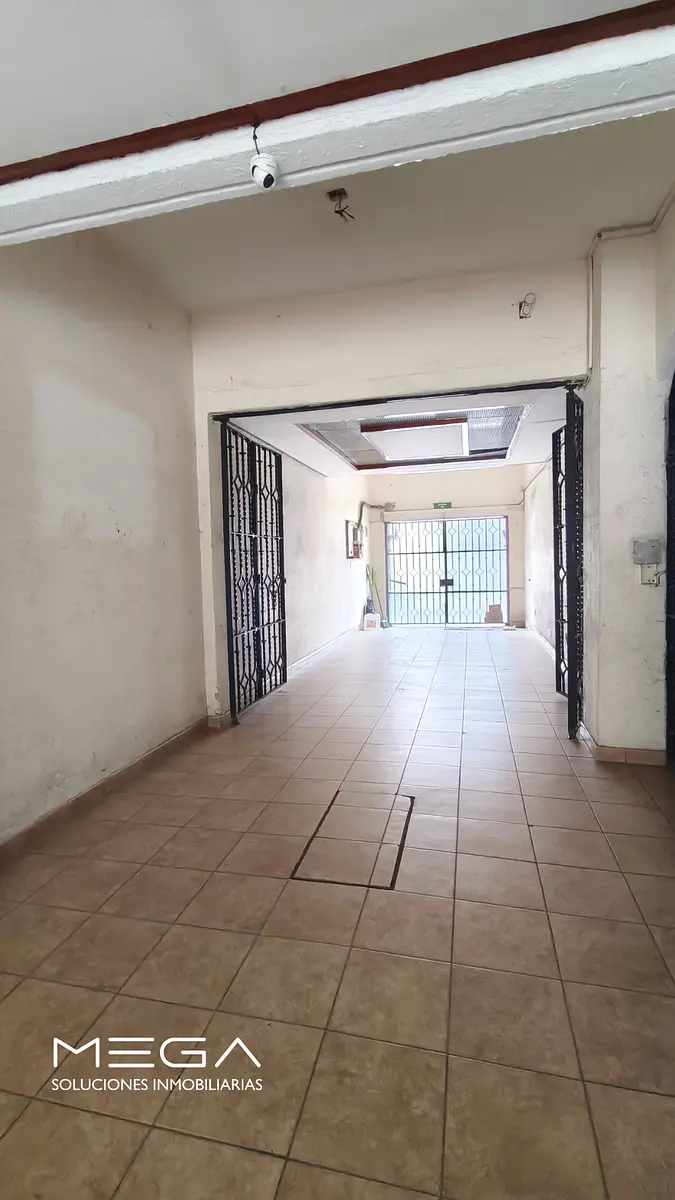 Casa con Uso de Suelo en Venta Como Terreno — foto 3