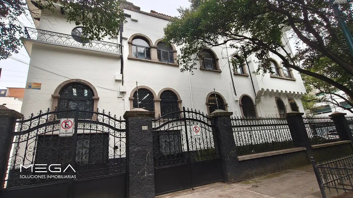 Casa para Oficinas en Renta | 970 m² | 18 Estacionamientos | Anzures, CDMX