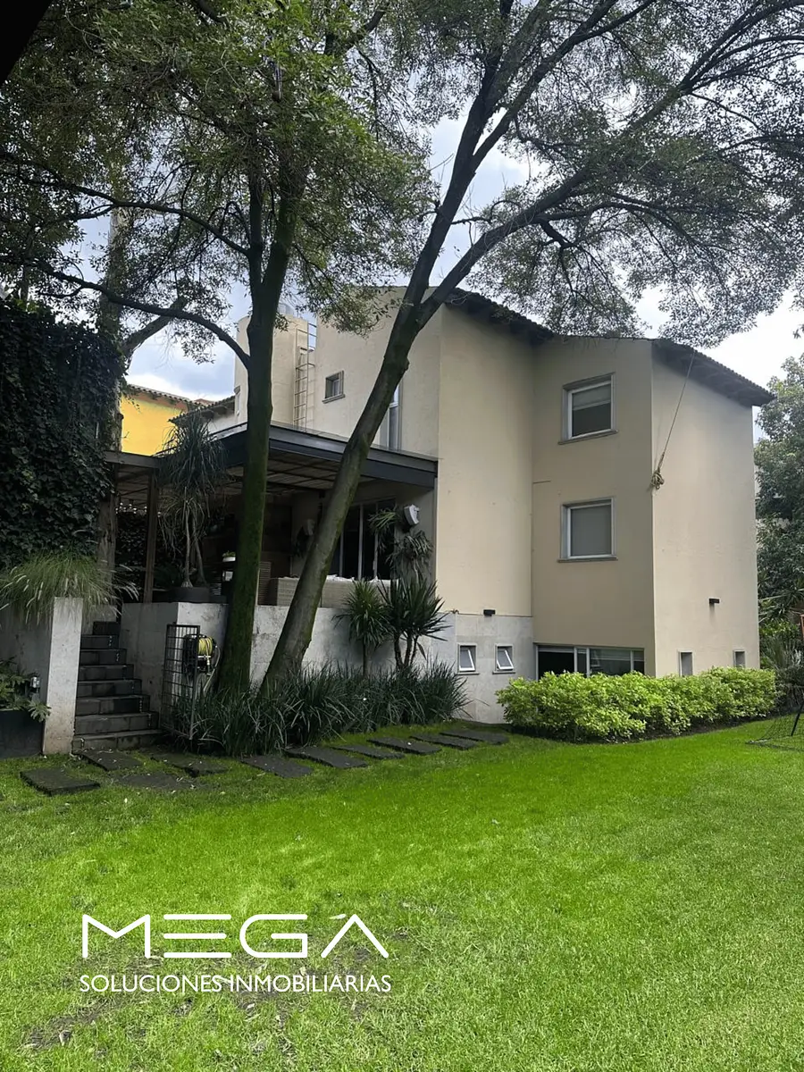 Casa en venta | Amplios espacios, jardín y acabados de lujo- San Jerónimo, CDMX