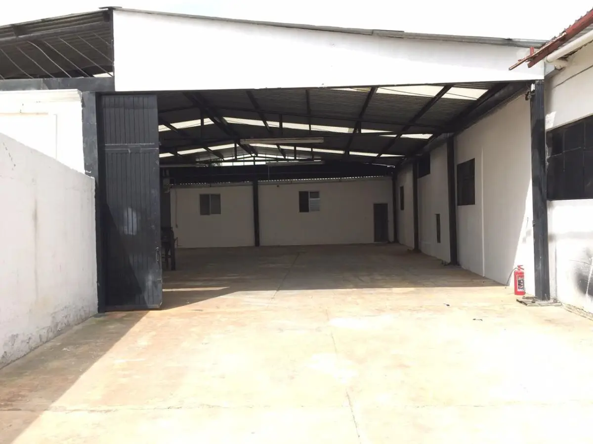 Bodega en Renta Parque Benito Juarez Centrica Queretaro — foto 2