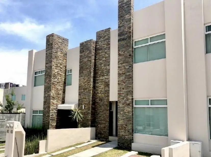 Casa Amueblada en Renta en Zibata Queretaro