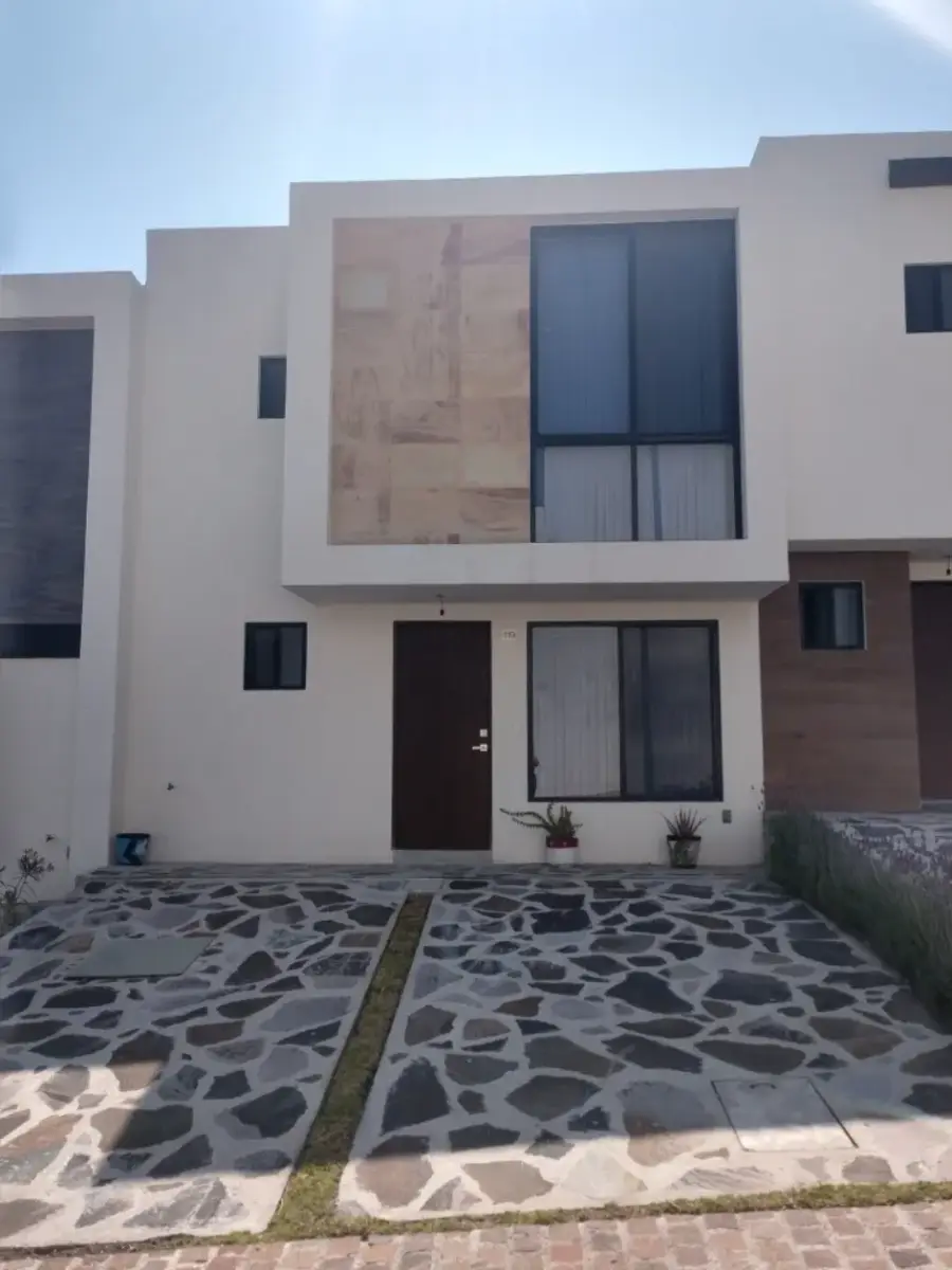 Casa Amueblada en Renta en Zibata Queretaro