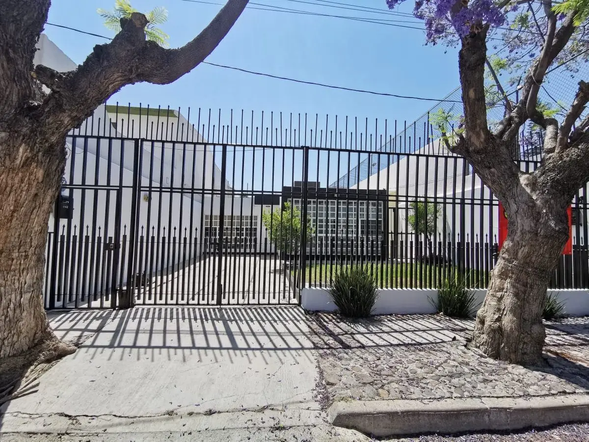 Casa de una planta en gran ubicación dentro de Álamos