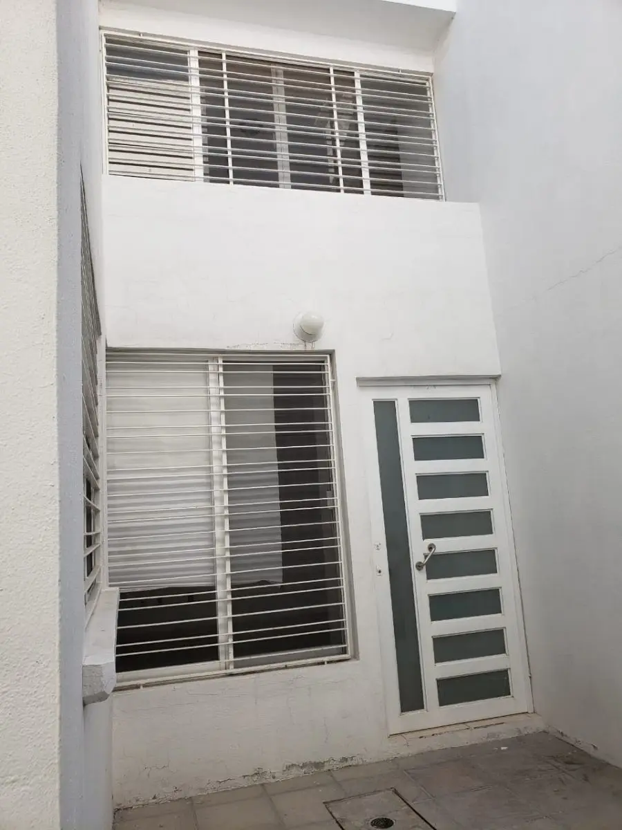 Casa en renta en lomas del marques — foto 2