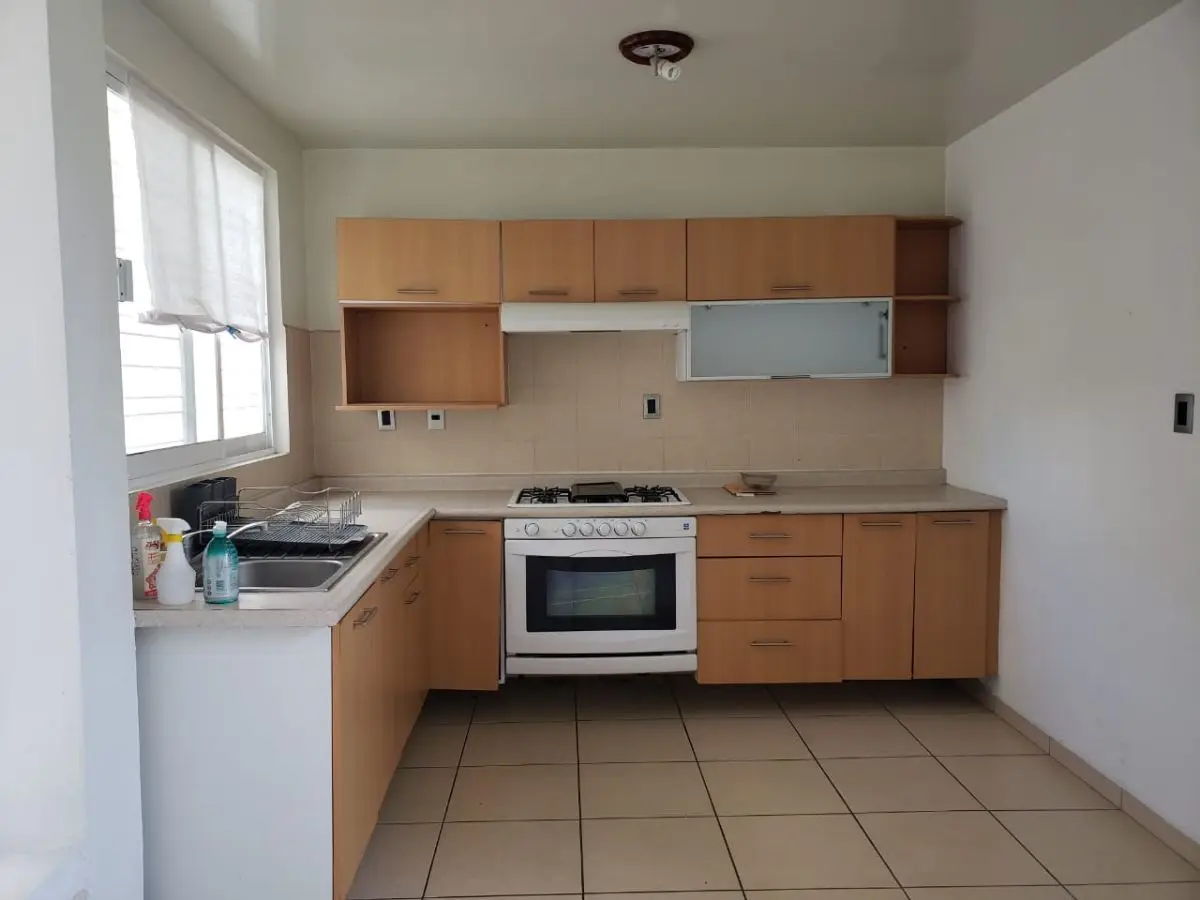 Casa en renta en lomas del marques — foto 3
