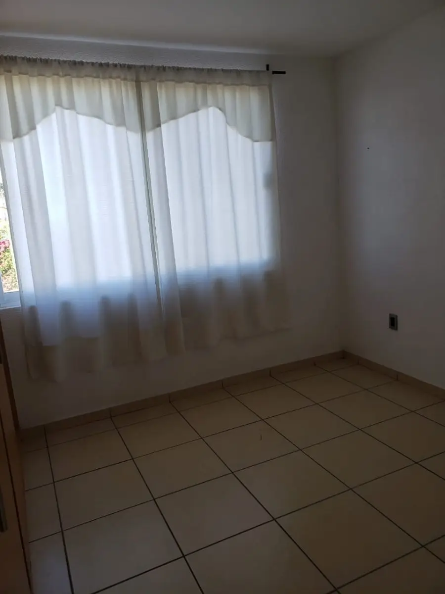 Casa en renta en lomas del marques — foto 4