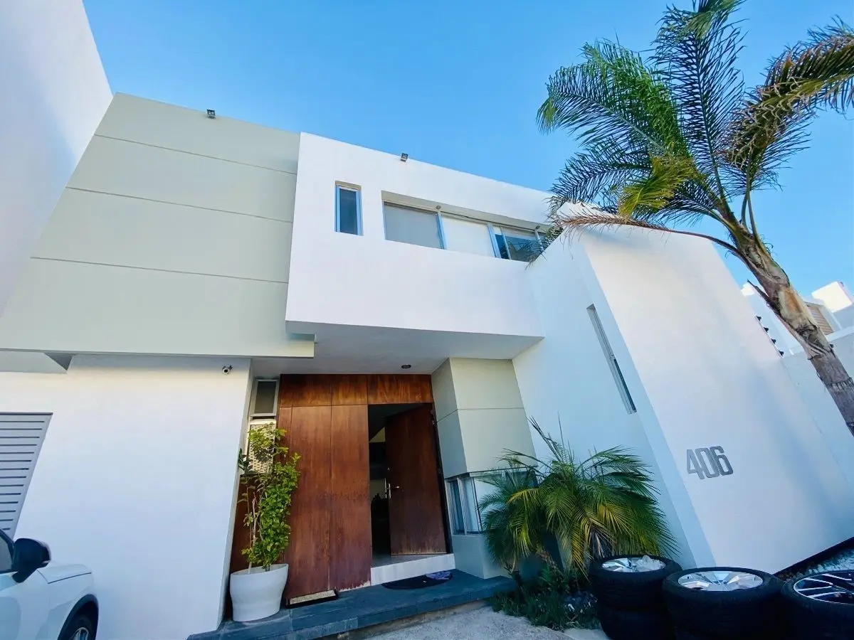 Casa en Venta para Inversion en El Refugio Queretaro Recamara en Planta Baja — foto 2