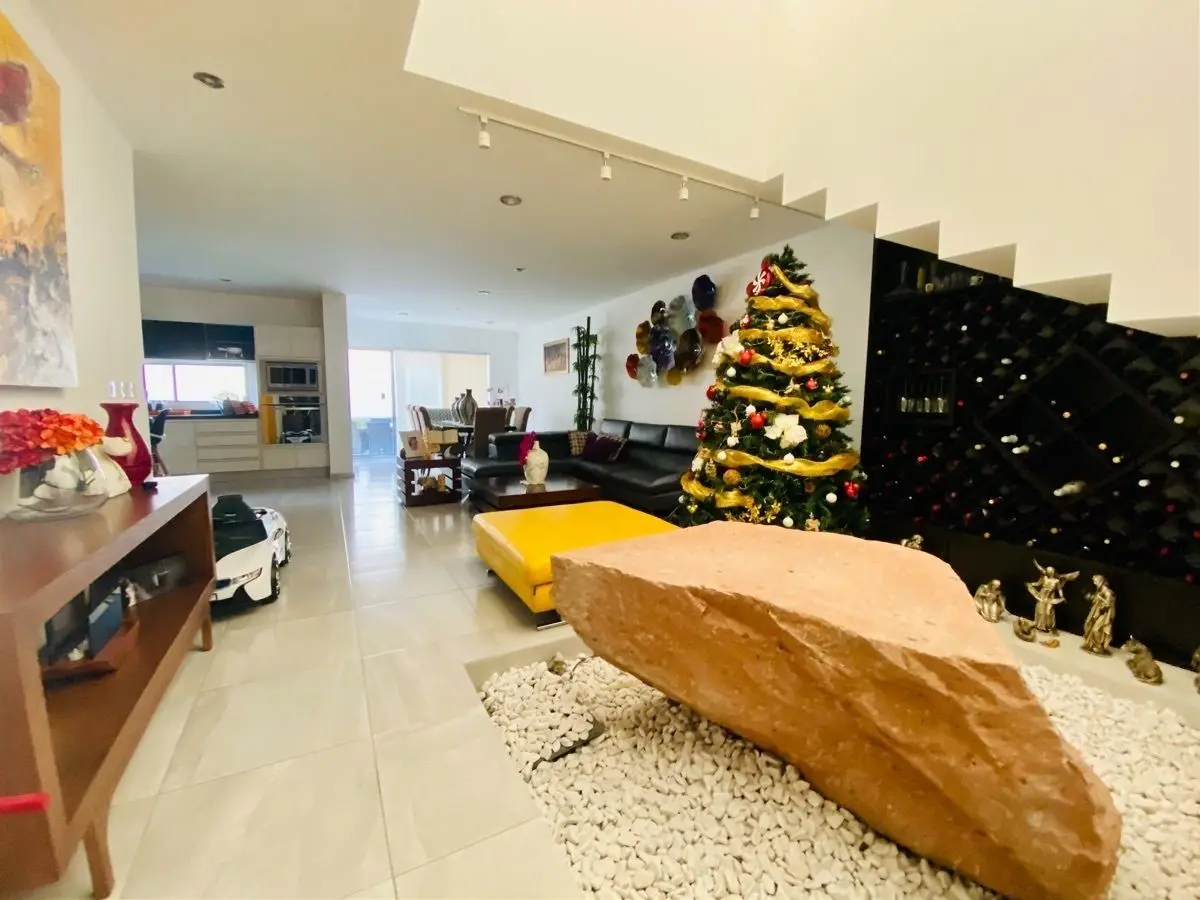 Casa en Venta para Inversion en El Refugio Queretaro Recamara en Planta Baja — foto 5