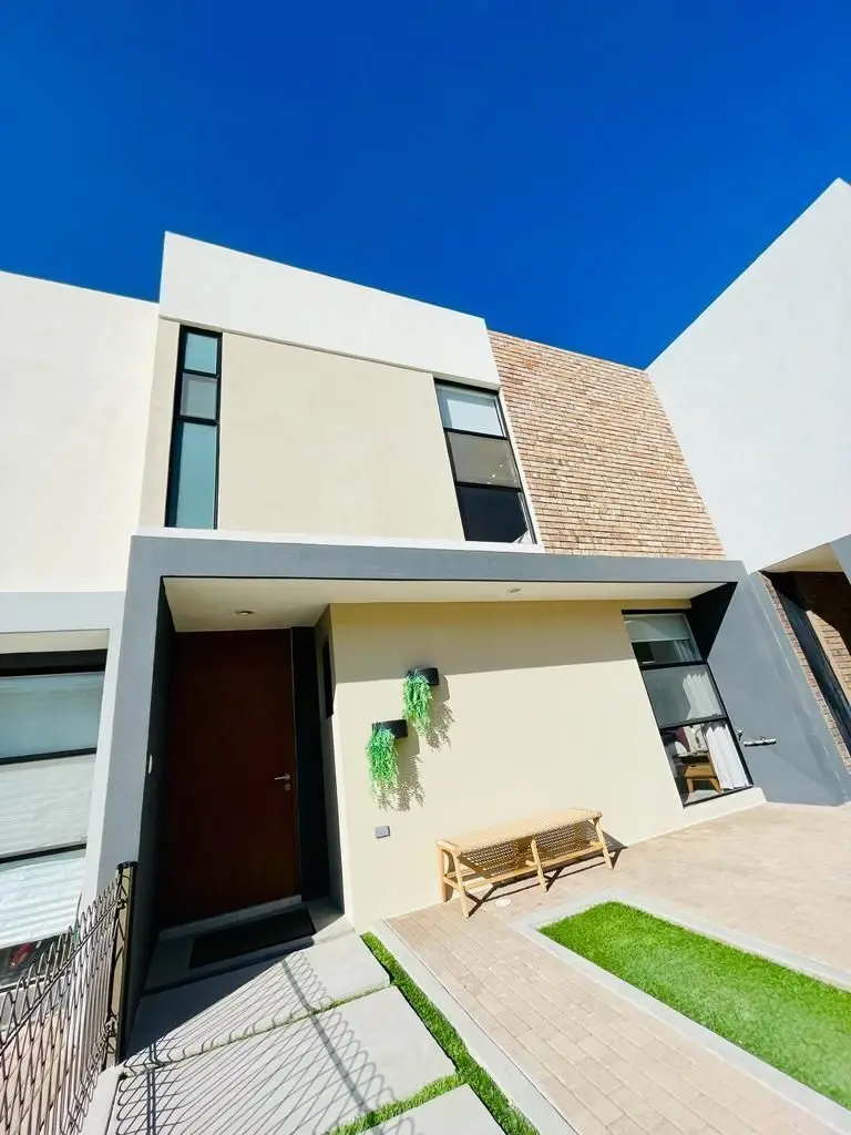 Casa en venta en Zibatá con sótano y recámara en planta baja — foto 2