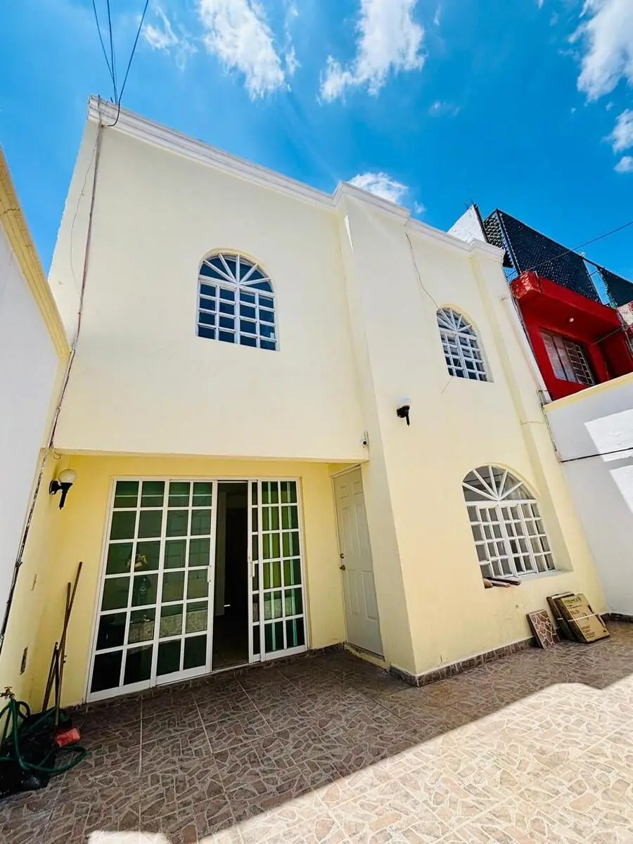 Casa en Venta – Zona Tec de Monterrey, Querétaro — foto 3