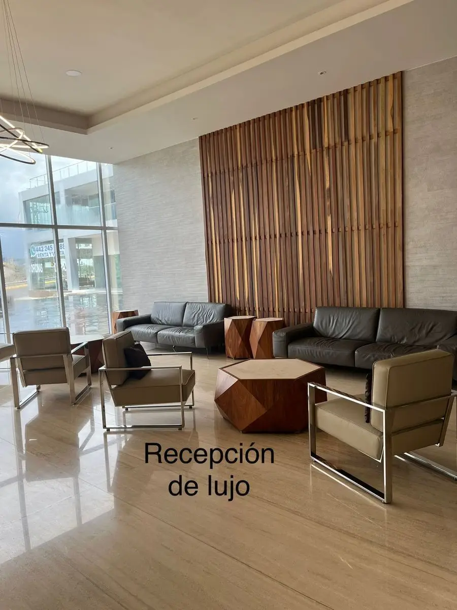 Local en renta en Torre Titanium, Campanario — foto 2