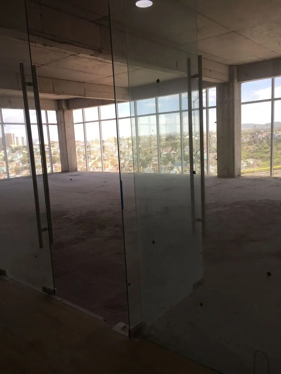 Local en renta en Torre Titanium, Campanario — foto 4