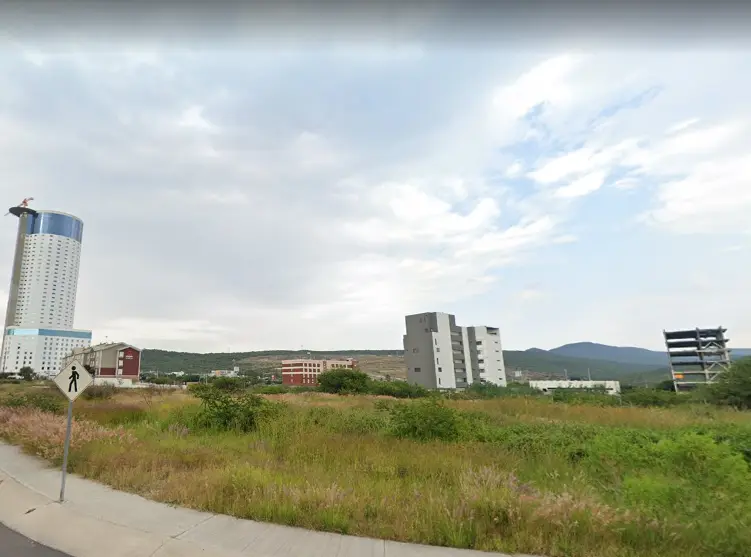 Terreno en venta uso de suelo habitacional y comercial — foto 4