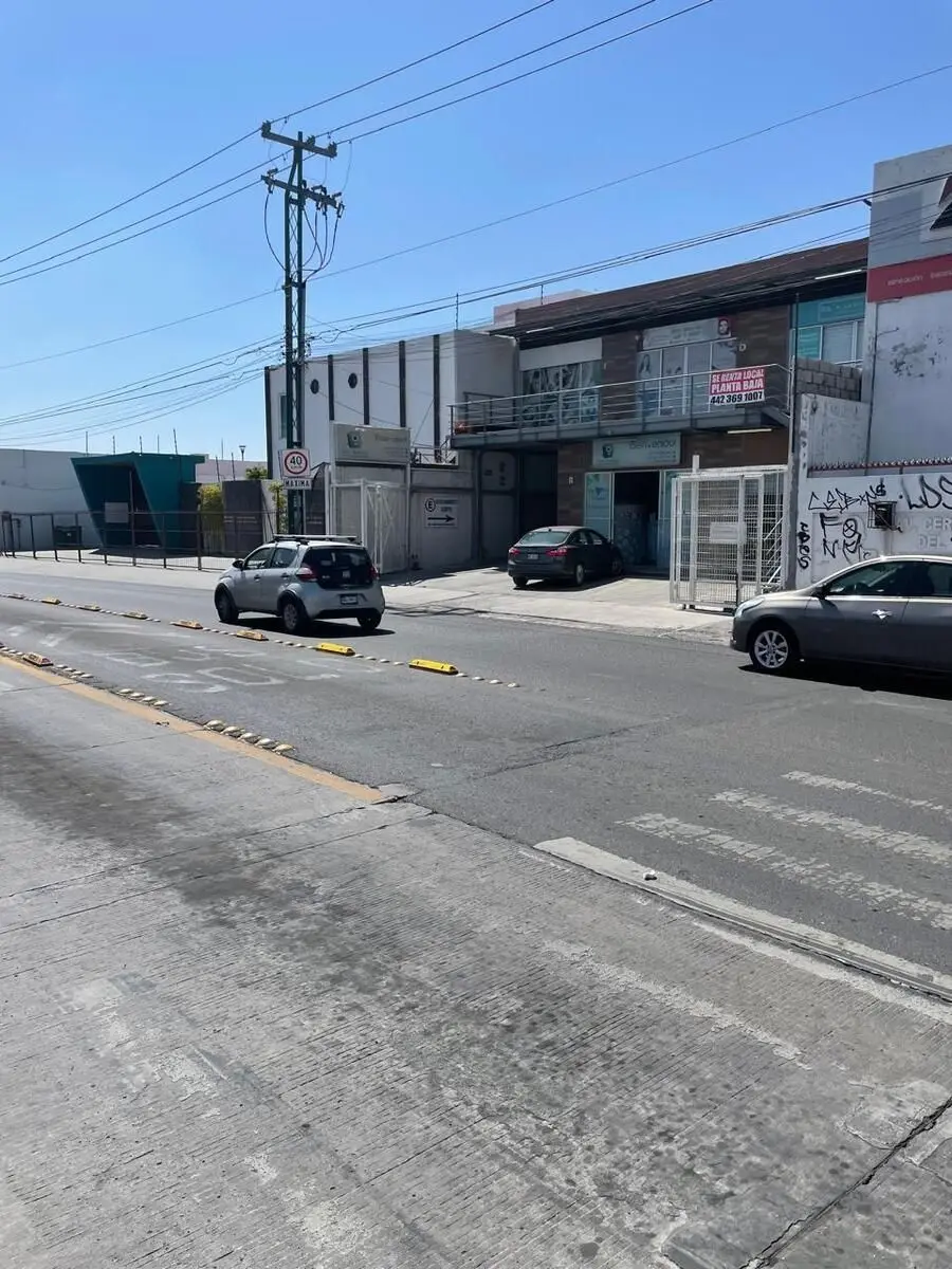Venta de plaza comercial — foto 2