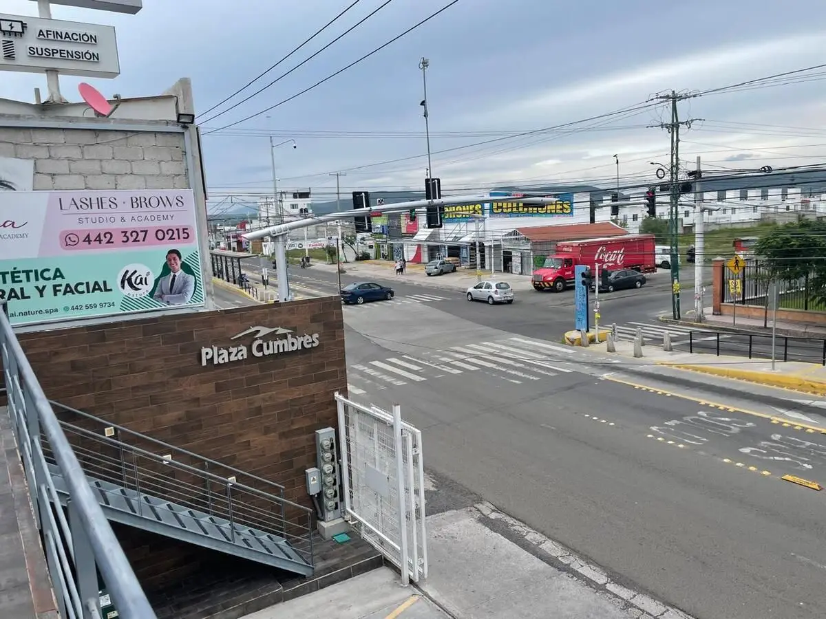 Venta de plaza comercial — foto 3
