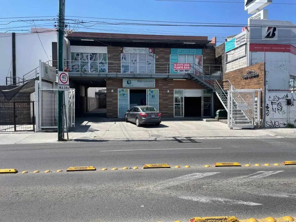 Venta de plaza comercial — foto 4