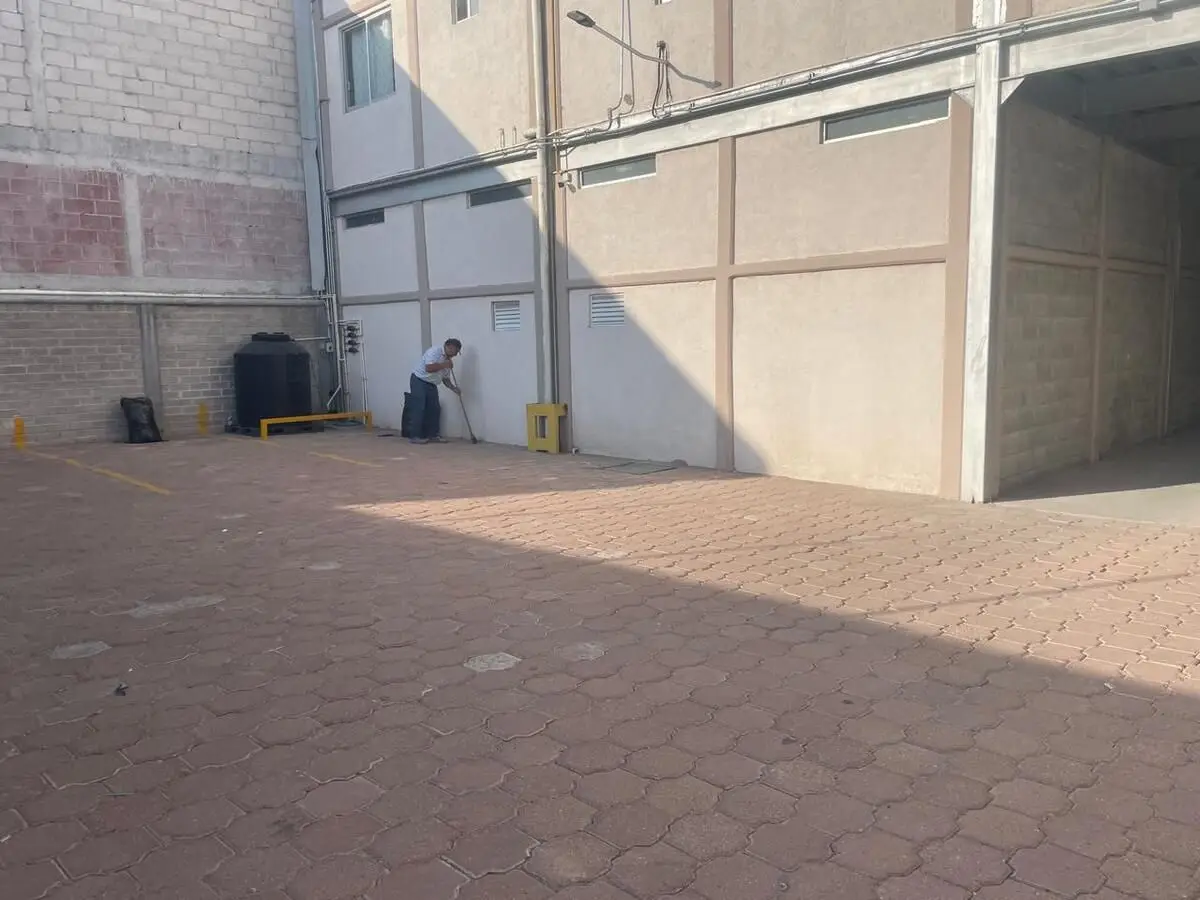Venta de plaza comercial — foto 6
