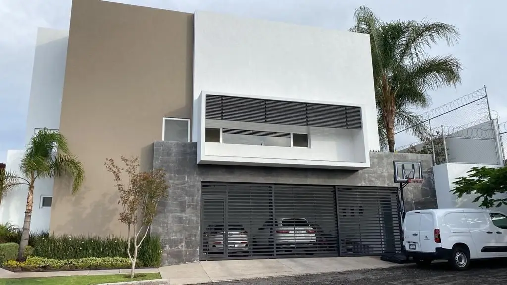 Vive en esta hermosa casa en esquina — foto 3