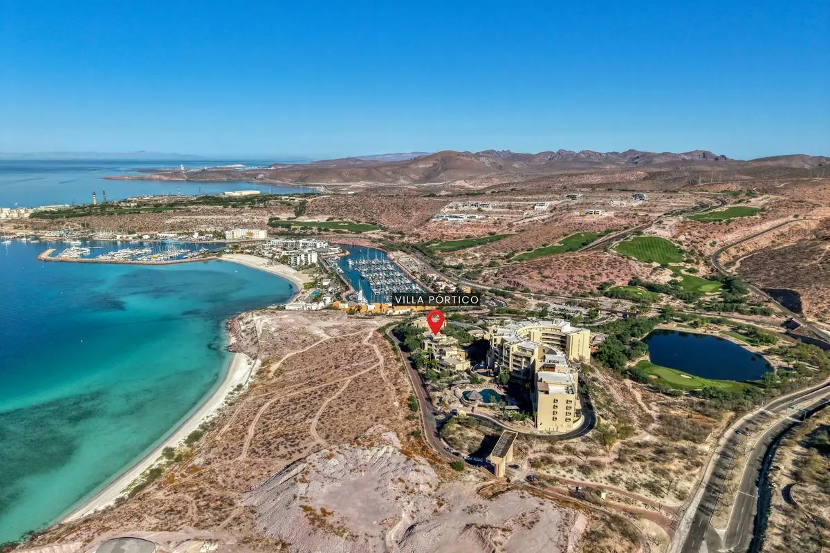 Priced To Sell - Villa de Portico en Puerta Cortes Resort