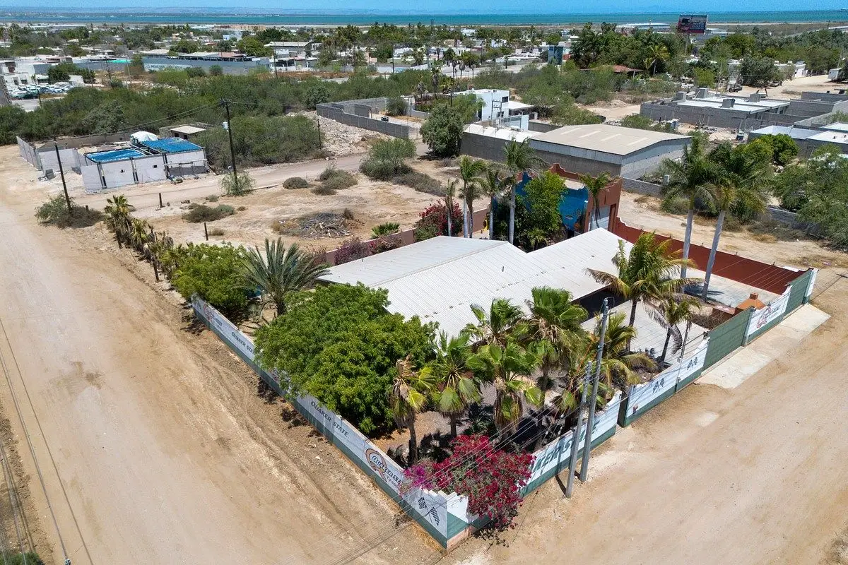 Casa "Baja Mil" a minutos del aeropuerto con bodega para barco de 30 pies. — foto 6