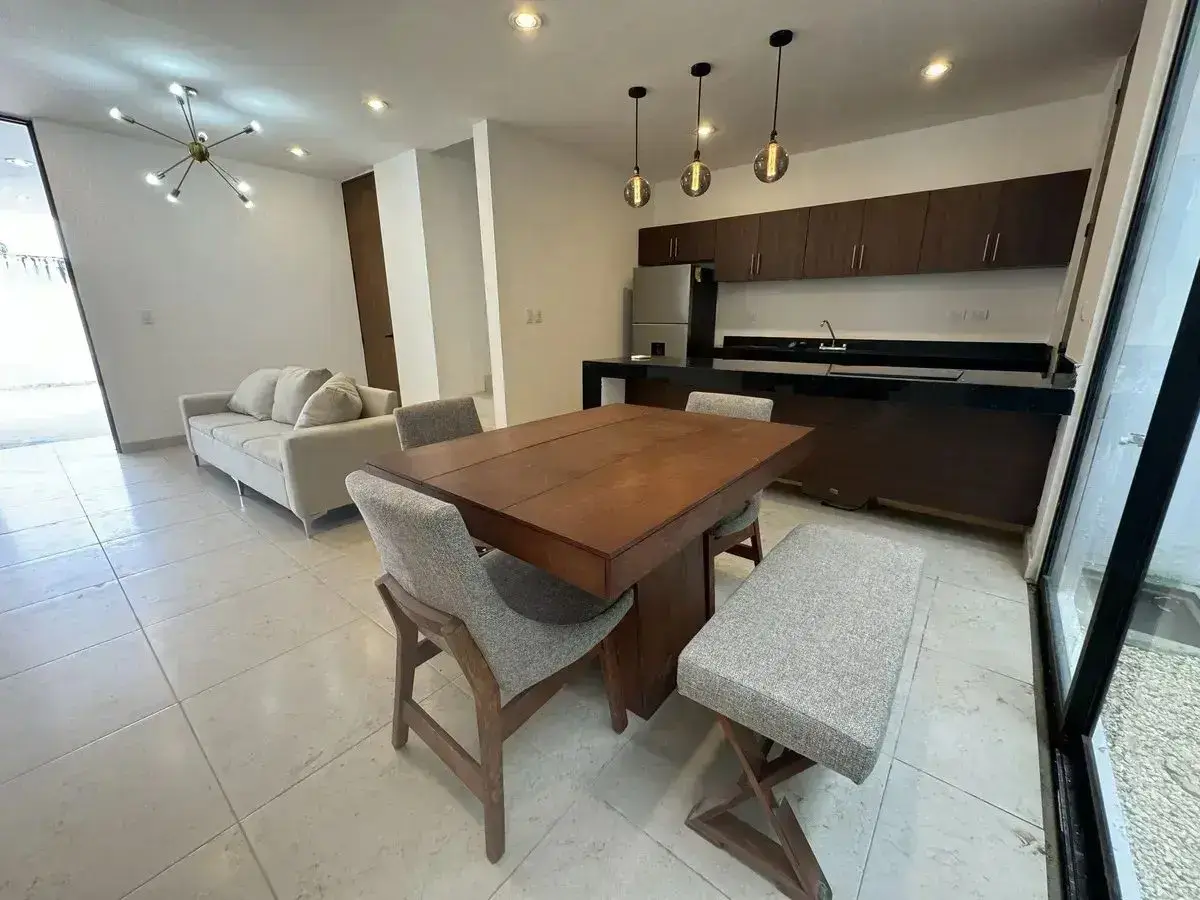 En Venta Townhouse al Norte de la Ciudad de Mérida | Benito Juárez Nte | — foto 2