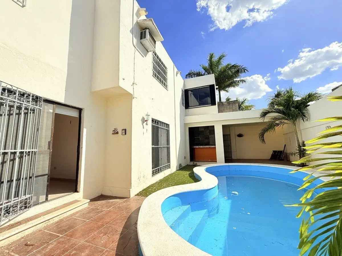 En Venta Casa de 4 Recámaras al Norte de la Ciudad de Mérida | la Florida | — foto 2