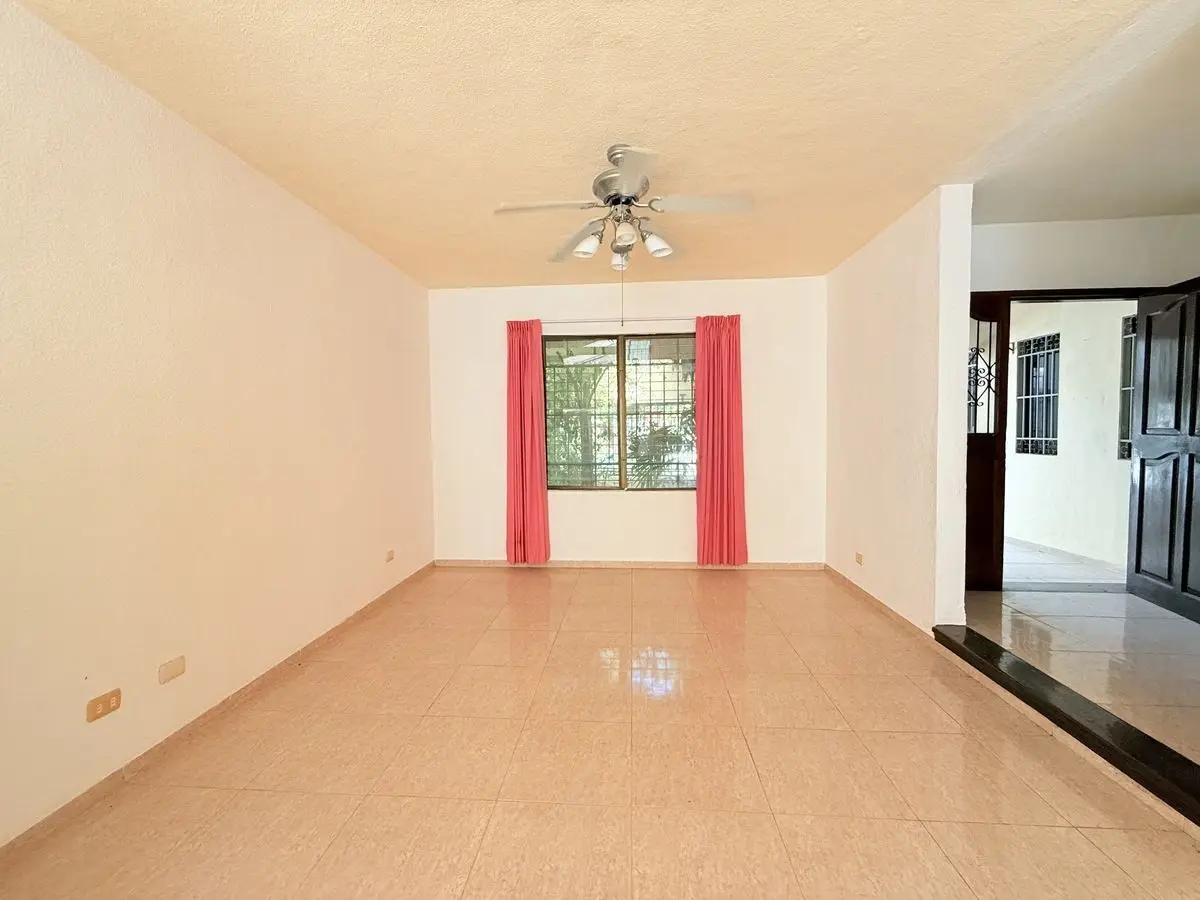 En Venta Casa de 4 Recámaras al Norte de la Ciudad de Mérida | la Florida | — foto 3