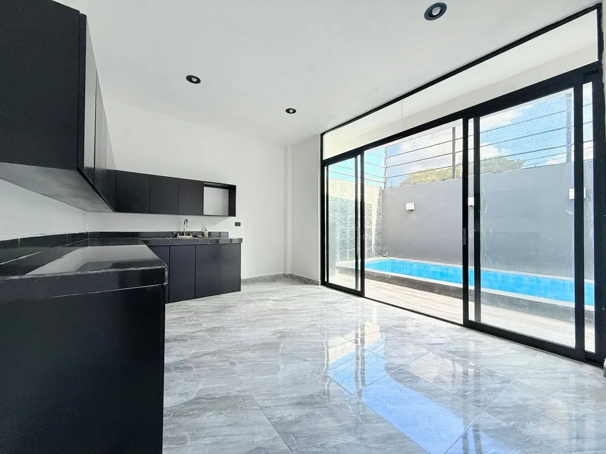 Casa en Venta de 3 Recámaras y Dos Plantas en Kanasin — foto 3