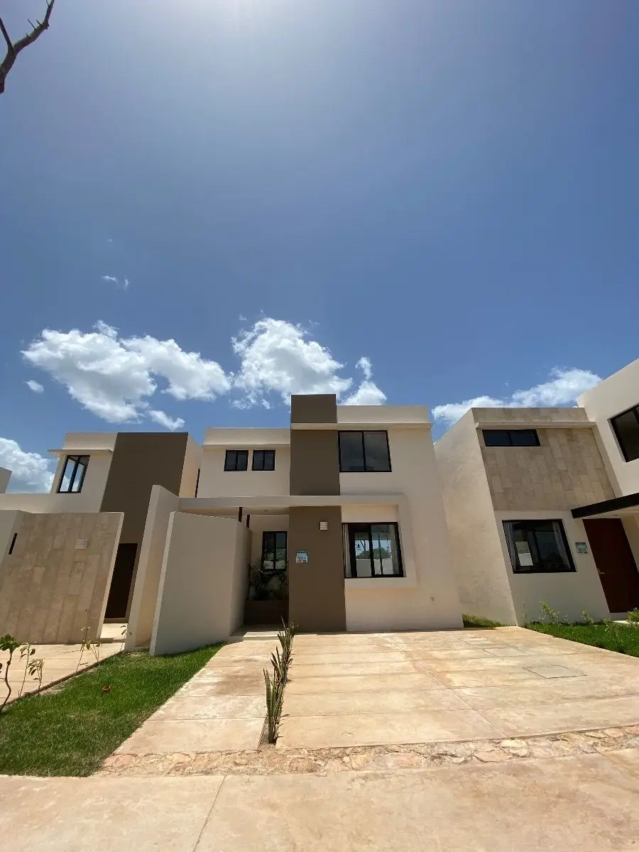 Casa en Venta con Terraza en Cumbres Novonorte, Conkal — foto 2