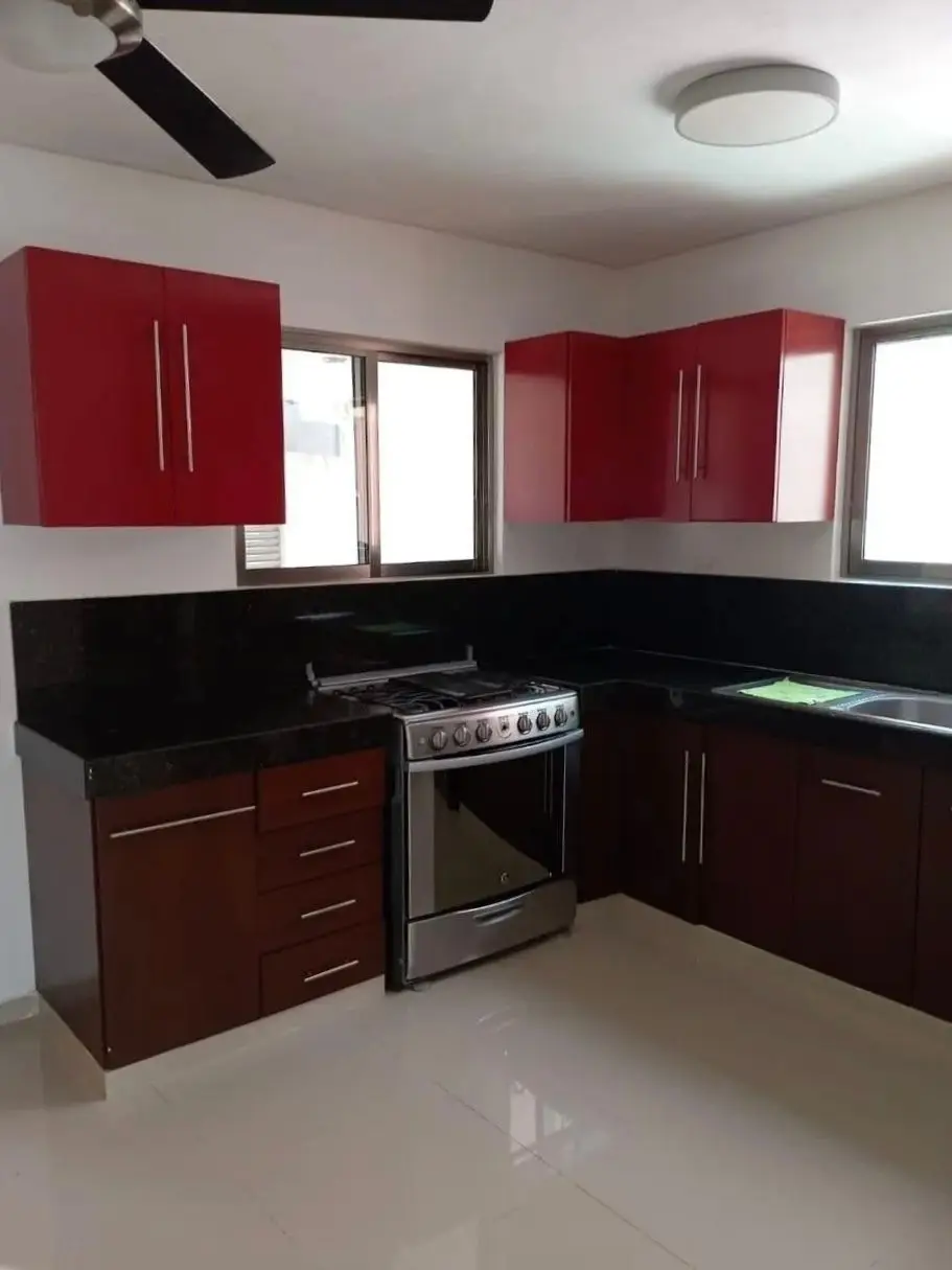 Casa en Venta de 3 Recámaras con Terreno de 400m2 | Temozón — foto 6