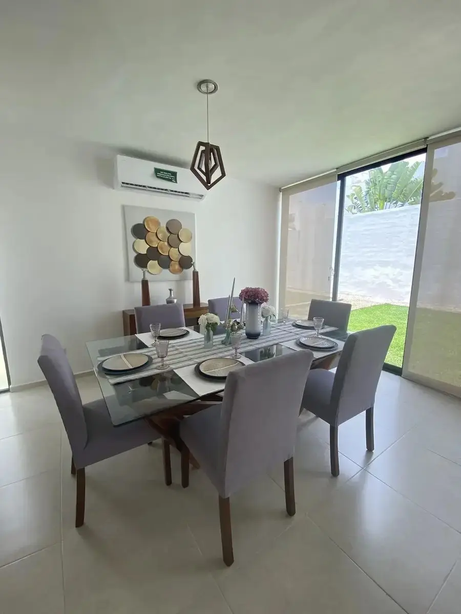 Casa en Venta de Dos Pisos con Terraza | Cholul | — foto 2