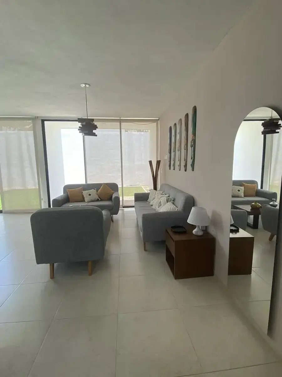 Casa en Venta de Dos Pisos con Terraza | Cholul | — foto 3