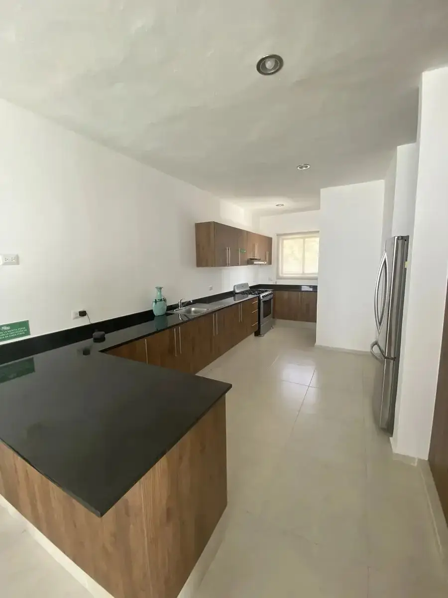 Casa en Venta de Dos Pisos con Terraza | Cholul | — foto 4