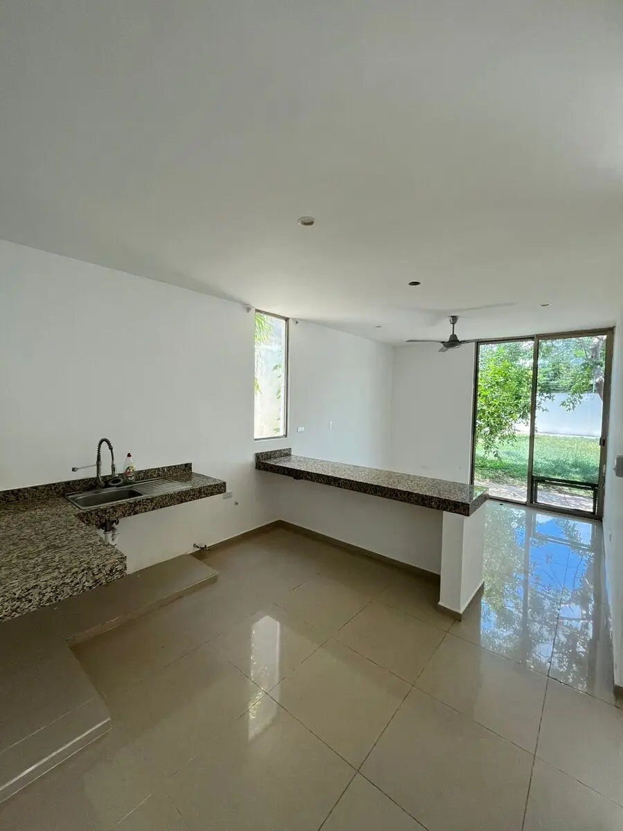 Casa en Venta de 3 Recámaras en Priv. Altavista, Cholul — foto 3
