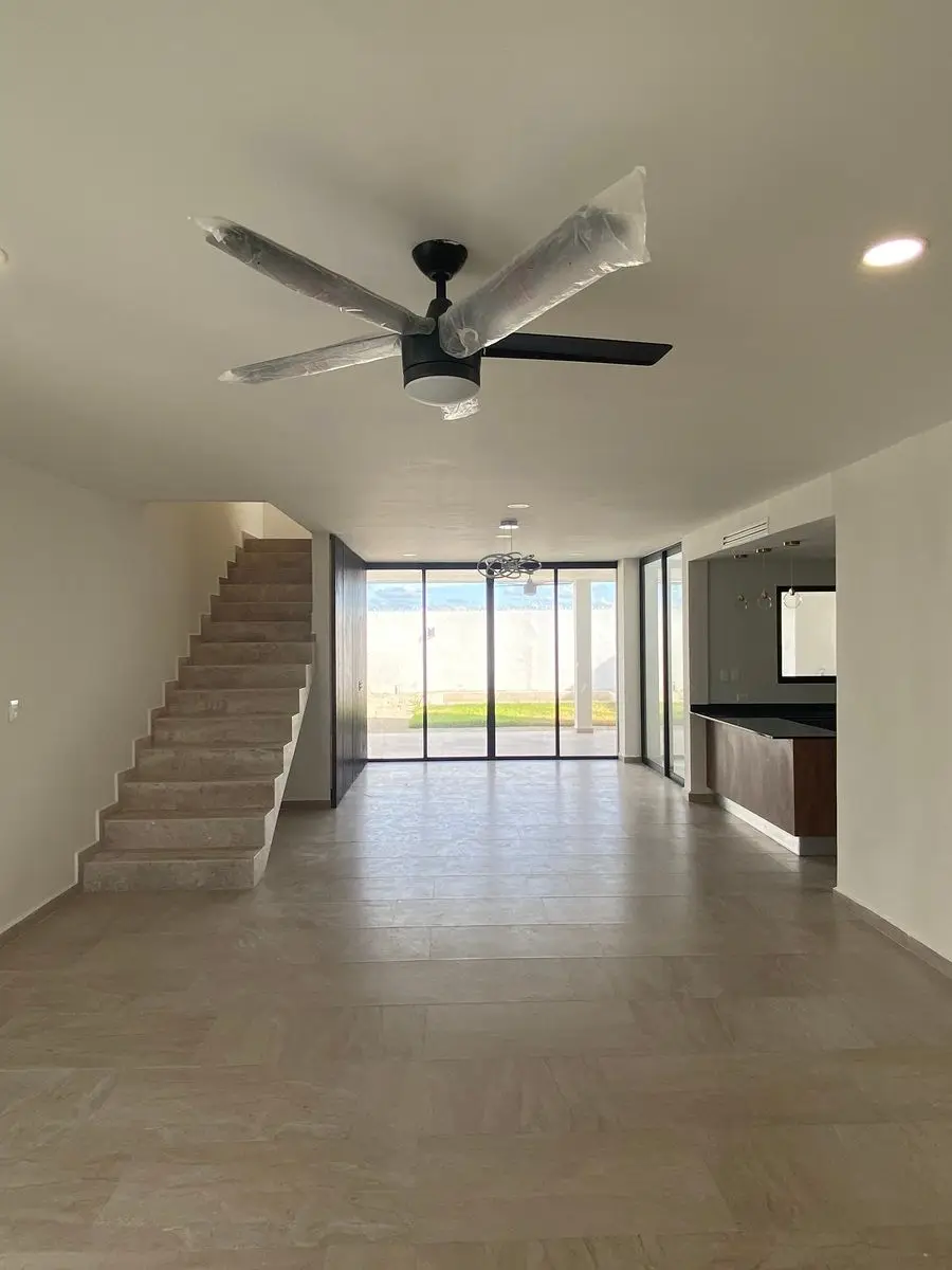 En Venta Casa con Piscina en Privada Xcanatún — foto 2