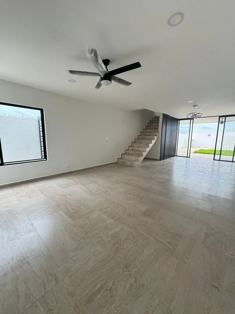 En Venta Casa con Piscina en Privada Xcanatún — foto 3