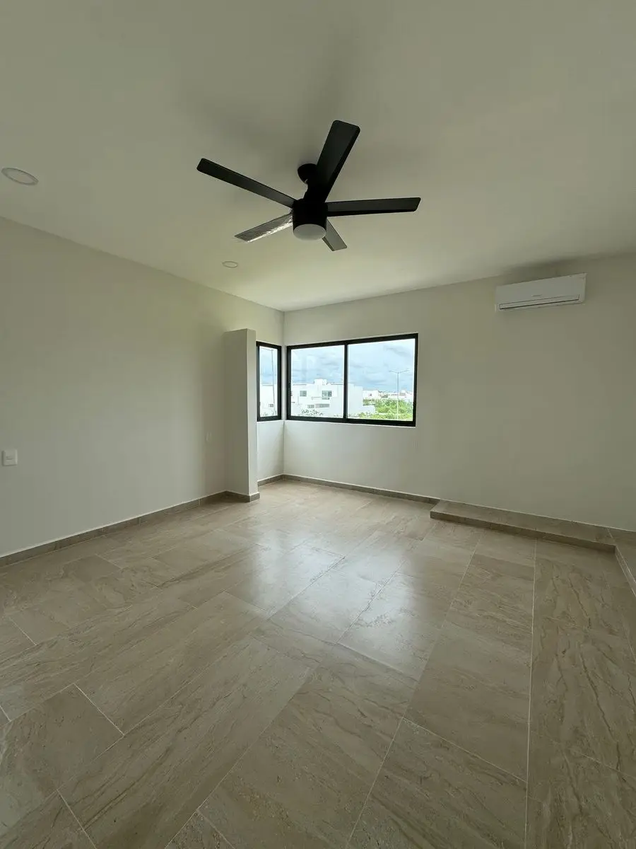 En Venta Casa con Piscina en Privada Xcanatún — foto 4