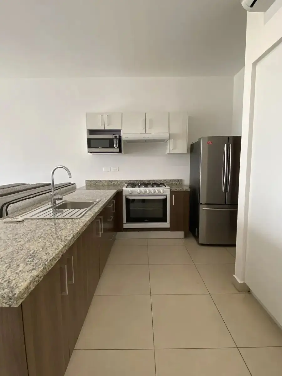 En Venta Departamento de 3 Recámaras en Torre Oceana | Vía Montejo — foto 2