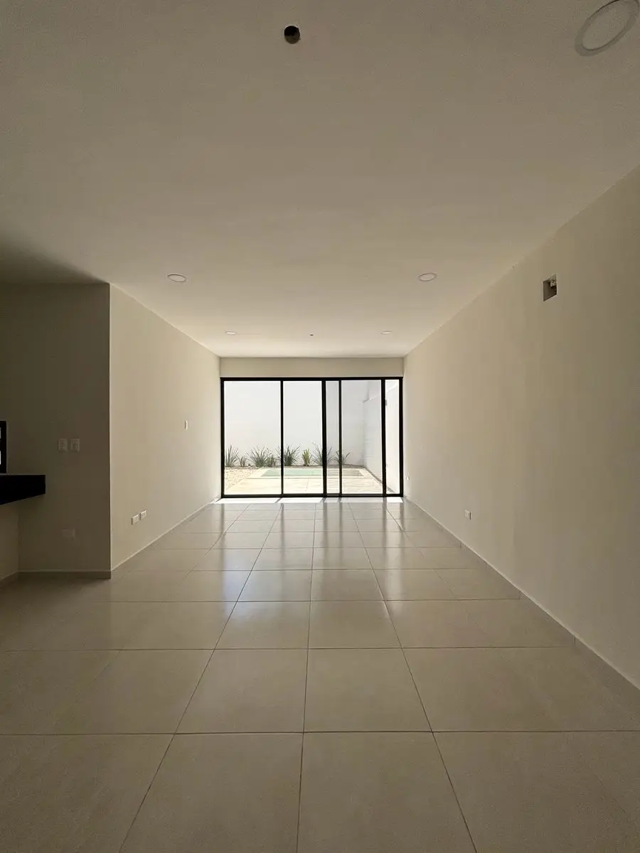 Casa en Venta con Piscina y Terraza en Cholul — foto 4