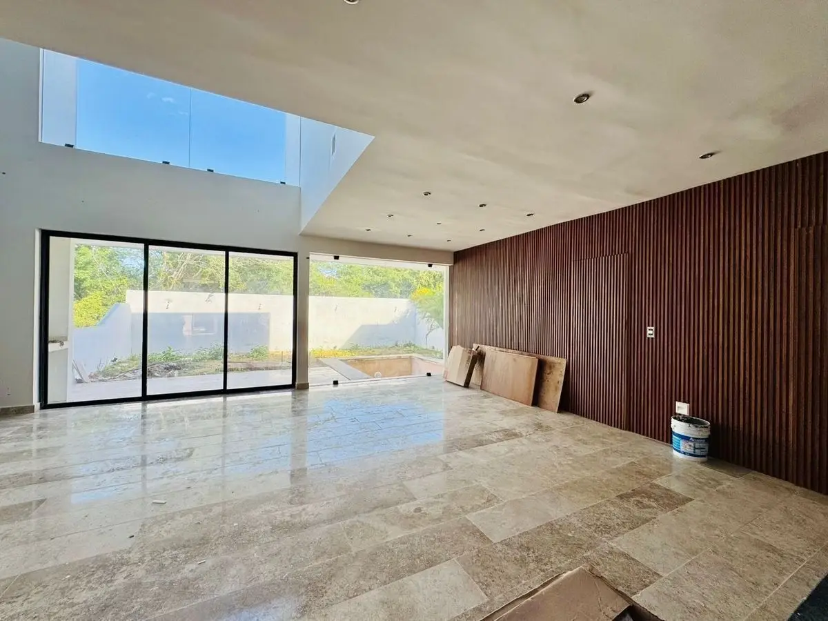 En Venta Casa de Diseño Doble Altura en Zona Paseos Country Merida Norte — foto 2