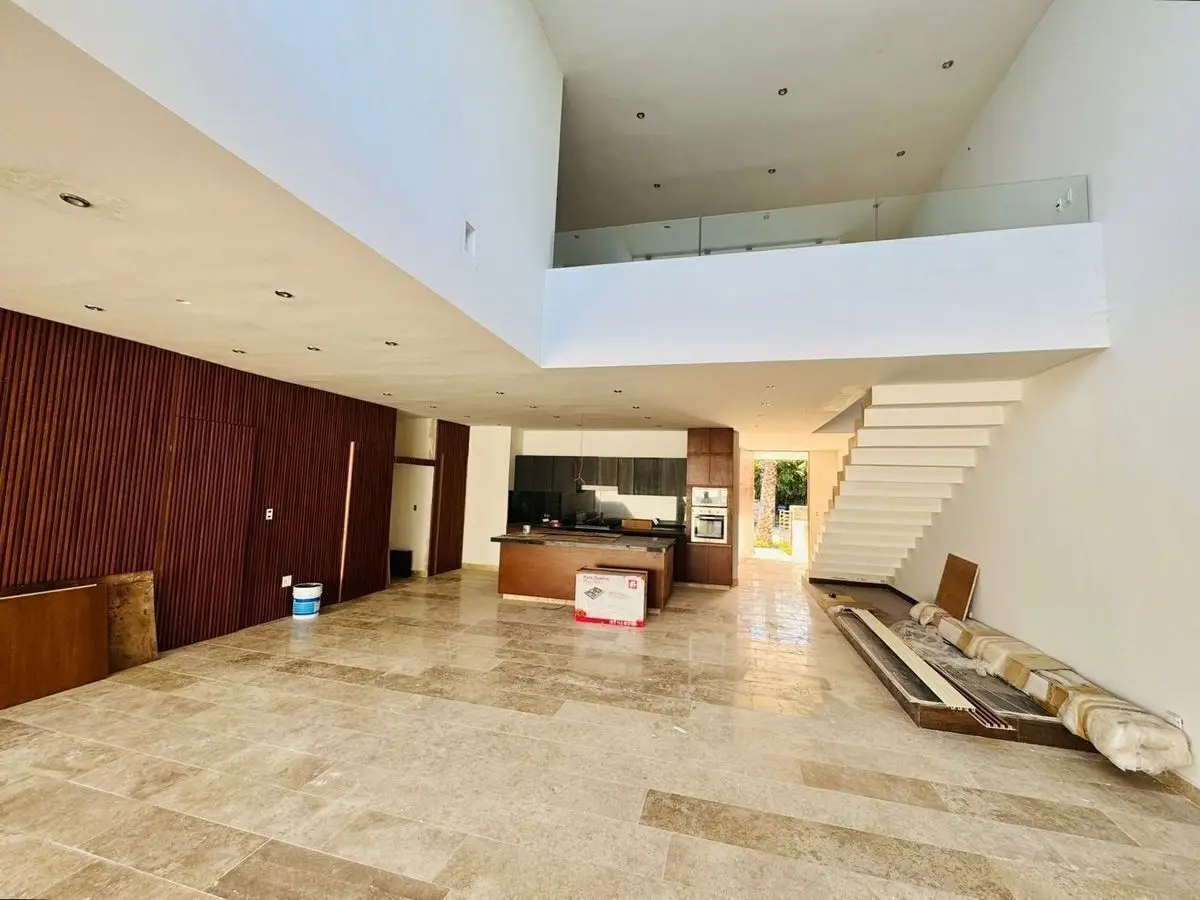 En Venta Casa de Diseño Doble Altura en Zona Paseos Country Merida Norte — foto 5