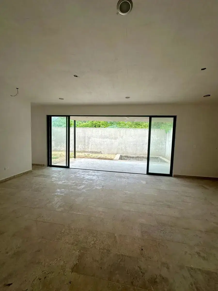 En Venta Casa con Alberca y Amenidades en Cholul | Privada Alma Residencial — foto 2